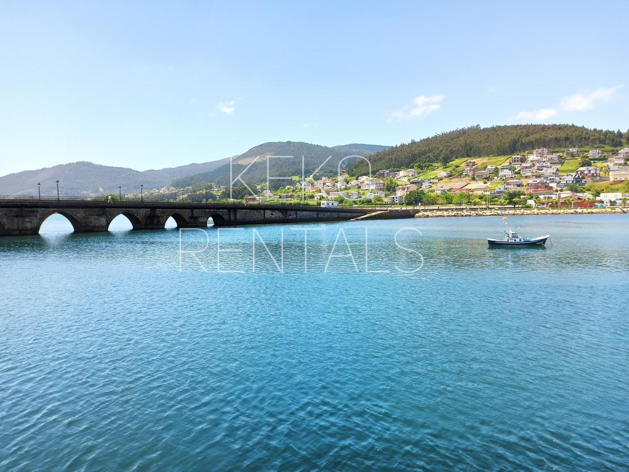 Yellow House Viveiro Luaran gambar
